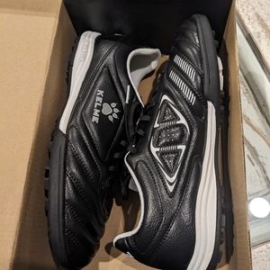 Boys Kelme indoor soccer shoes